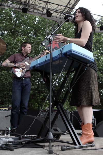 THEE OH SEES - 2010-06-06 - PARIS - Parc de la Villette - 